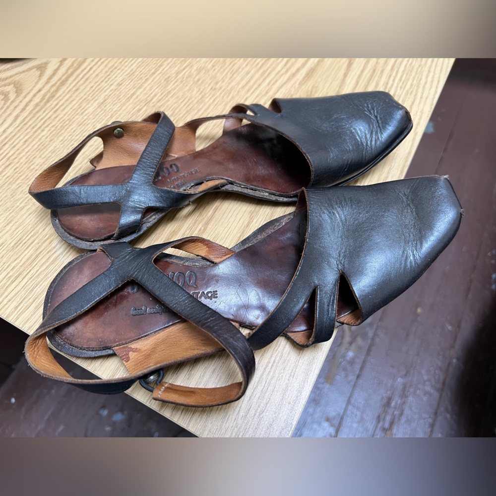 Cydwoq Gunmetal (Silver-Grey) Leather Sandals Size 37.5